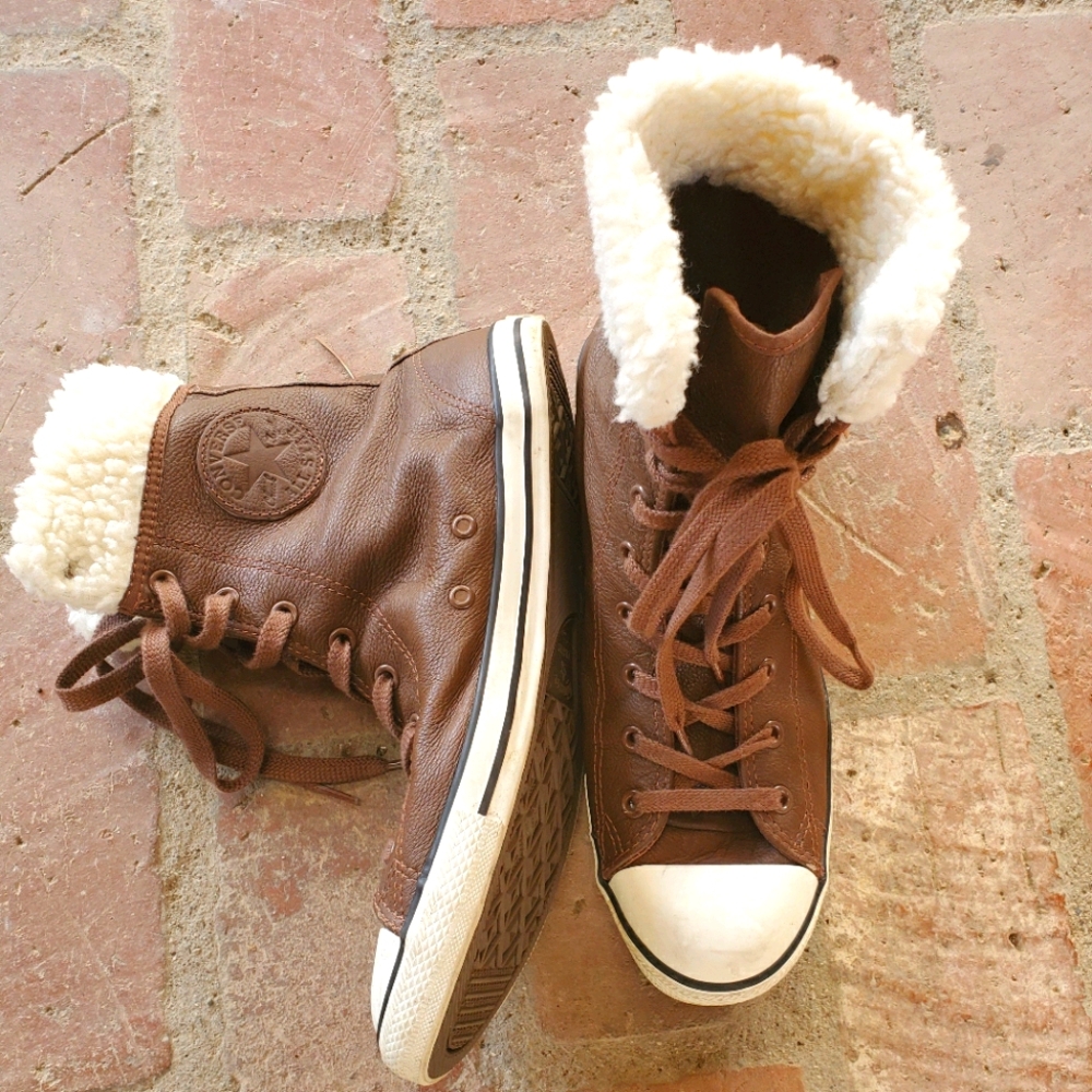 CONVERSE Brown Chuck Taylor All Star Hi tops